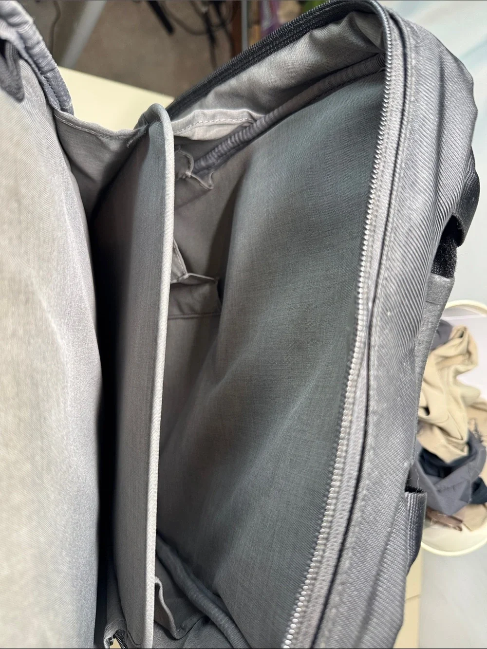 Briggs & Riley VB202-4 Convertible Brief Backpack USED